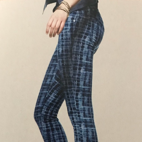 Amazing cabi Fall 2015 Grid Skinny Jean •Navy/Gray - Picture 4 of 7